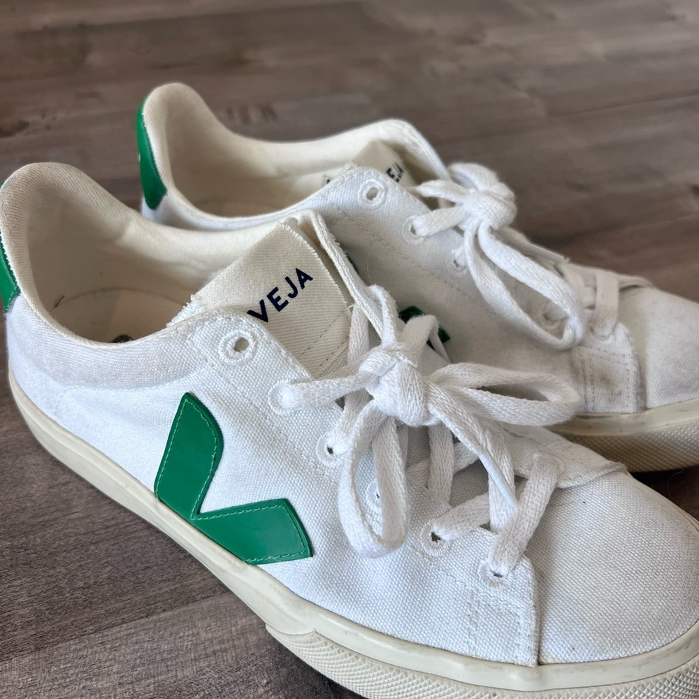 VEJA Women's Campo Low Top Sneakers - Picture 6 of 7